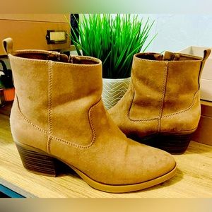 Old Navy Low Cut Boots